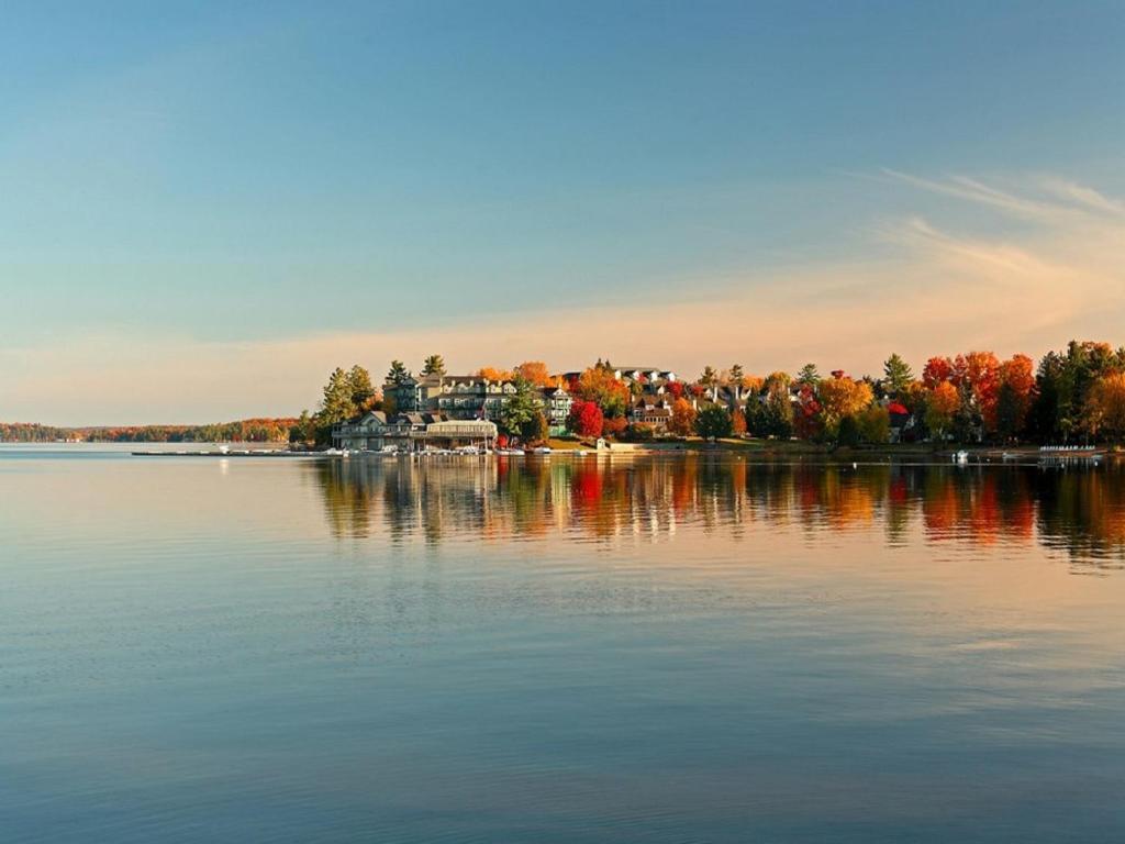 Готель Taboo Muskoka Ґрейвенгерст Екстер'єр фото
