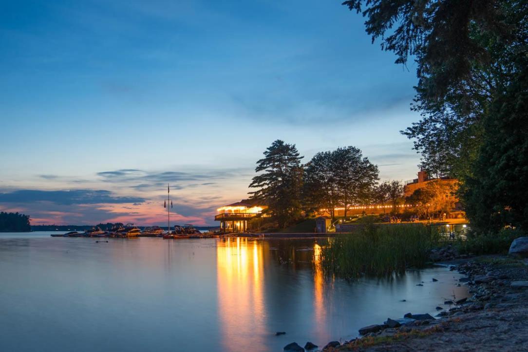Готель Taboo Muskoka Ґрейвенгерст Екстер'єр фото